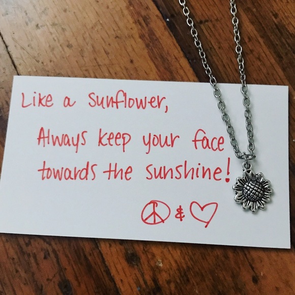🌻🌻Sunflower Necklace 🌻🌻 - Picture 2 of 6
